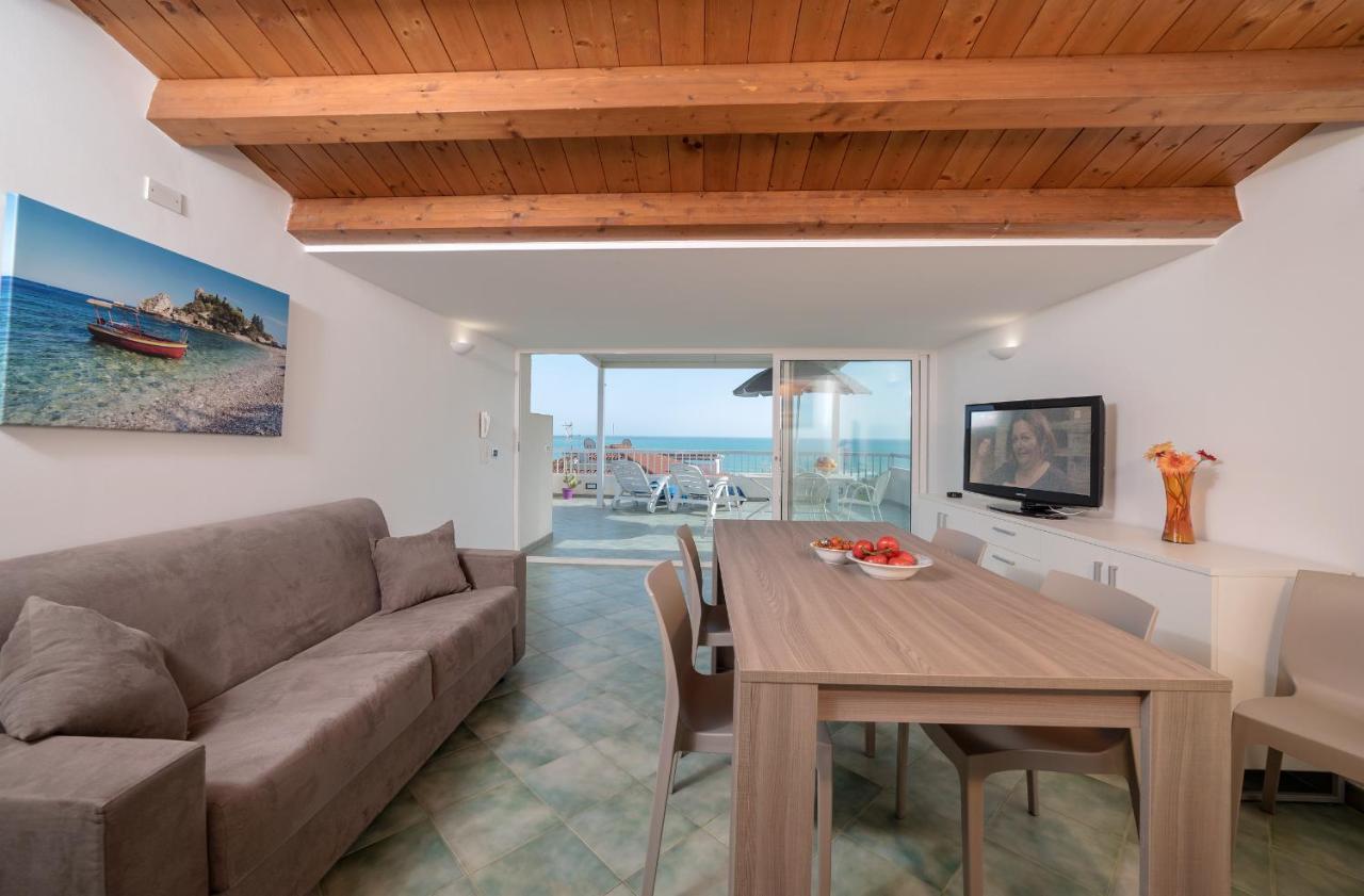 Archimede, Appartamento Con Vista In Centro A Marina Di Ragusa Dış mekan fotoğraf