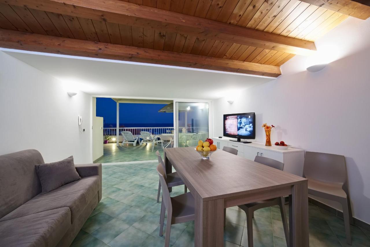 Archimede, Appartamento Con Vista In Centro A Marina Di Ragusa Dış mekan fotoğraf