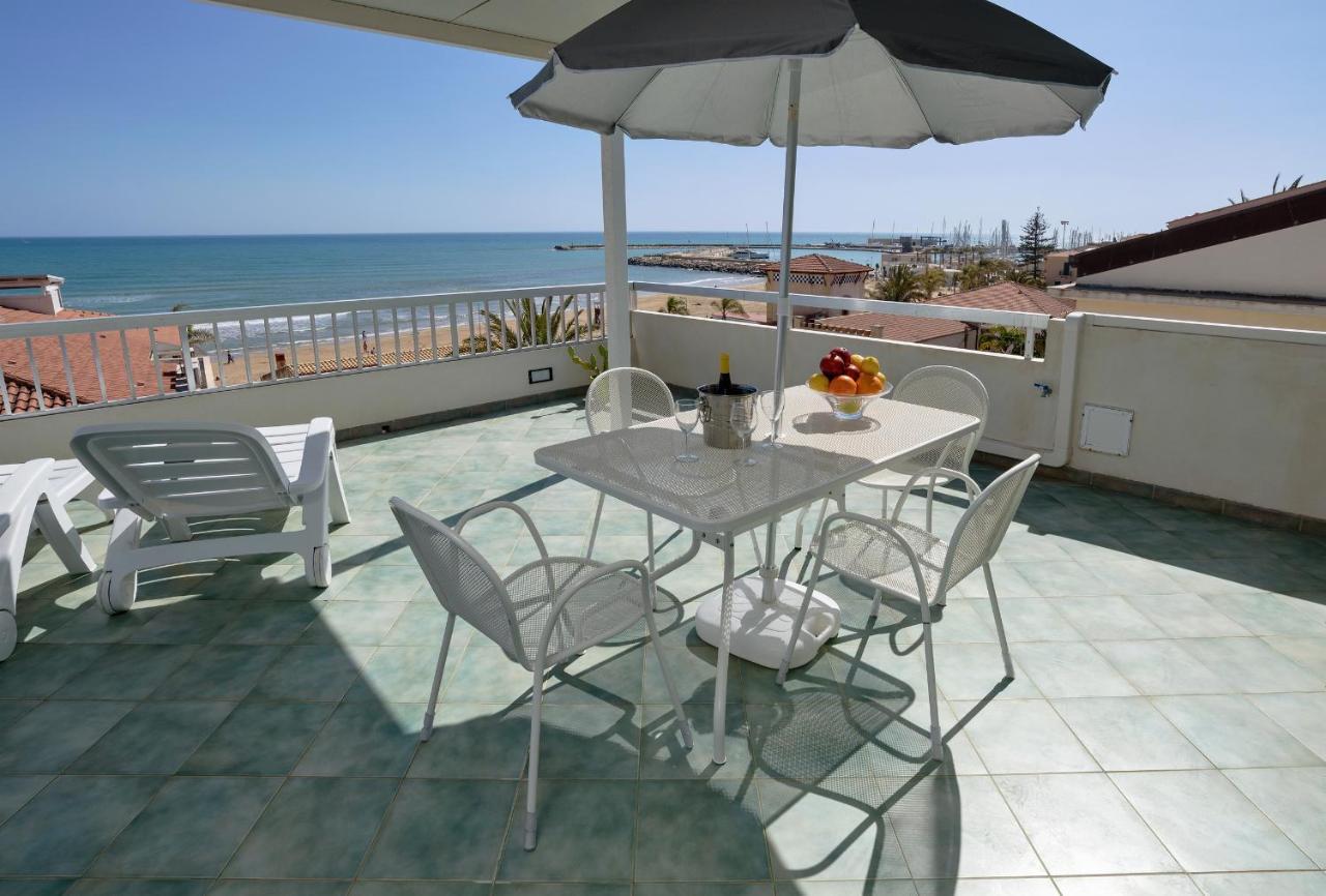 Archimede, Appartamento Con Vista In Centro A Marina Di Ragusa Dış mekan fotoğraf