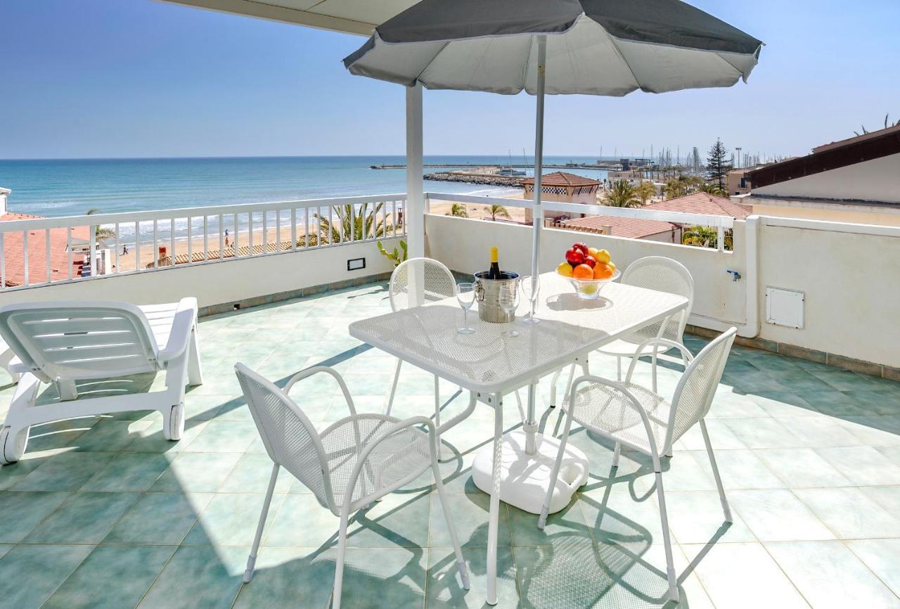 Archimede, Appartamento Con Vista In Centro A Marina Di Ragusa Dış mekan fotoğraf