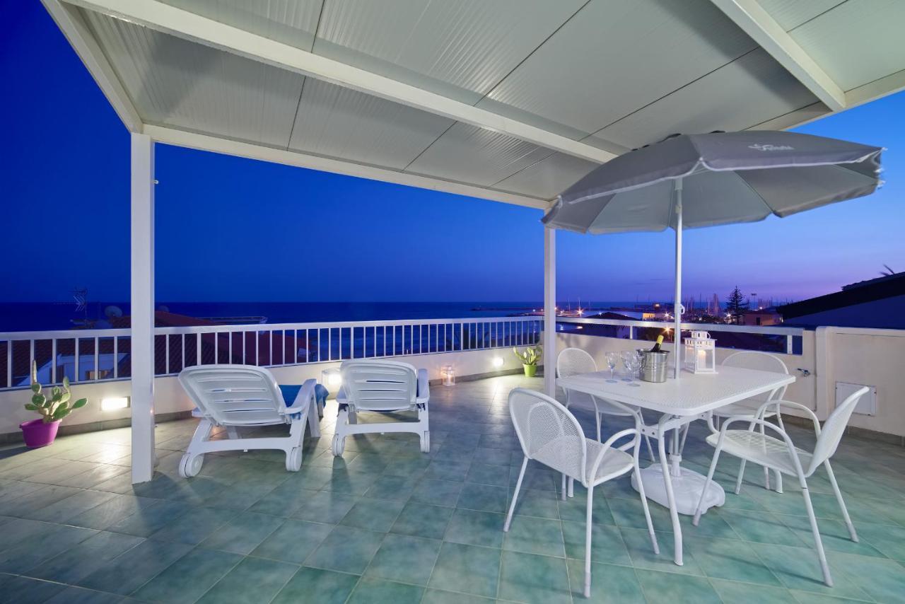 Archimede, Appartamento Con Vista In Centro A Marina Di Ragusa Dış mekan fotoğraf