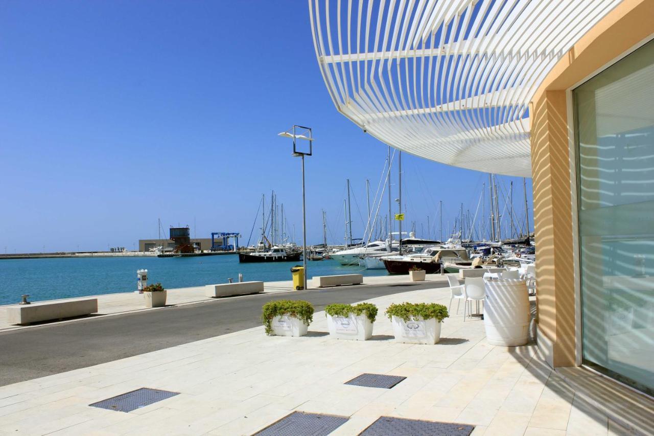 Archimede, Appartamento Con Vista In Centro A Marina Di Ragusa Dış mekan fotoğraf